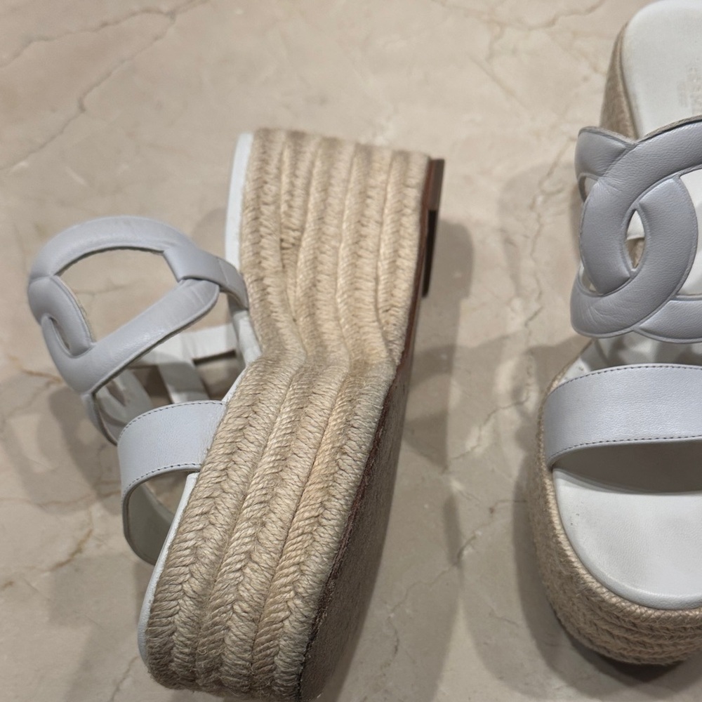 Hermes White Women's Sandals - Picture 2 of 12